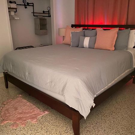 Stayover In Miami Home 2Br - 1Bth - Free Parking エクステリア 写真