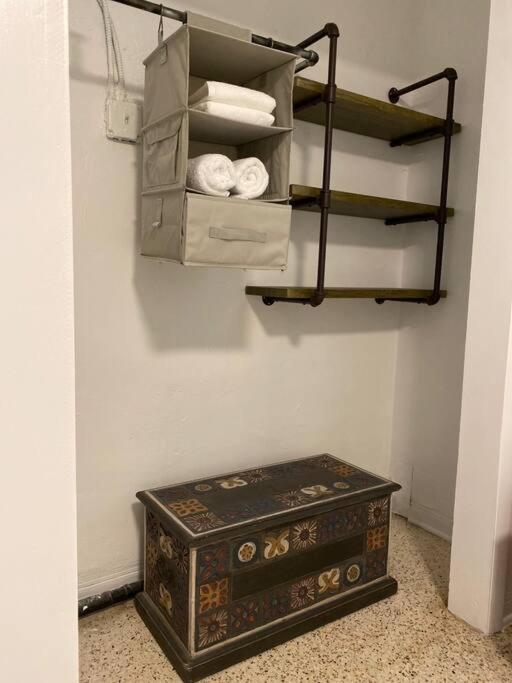 Stayover In Miami Home 2Br - 1Bth - Free Parking エクステリア 写真