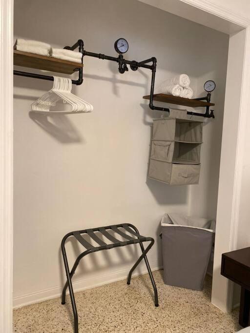 Stayover In Miami Home 2Br - 1Bth - Free Parking エクステリア 写真