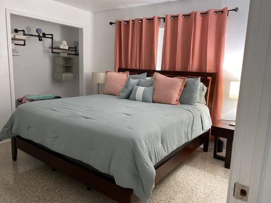 Stayover In Miami Home 2Br - 1Bth - Free Parking エクステリア 写真