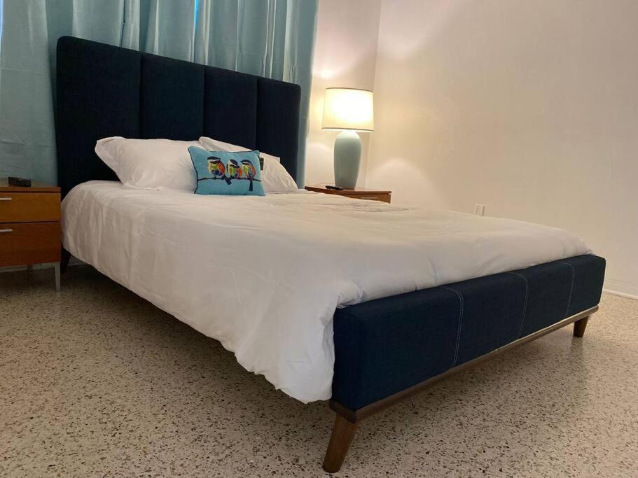Stayover In Miami Home 2Br - 1Bth - Free Parking エクステリア 写真