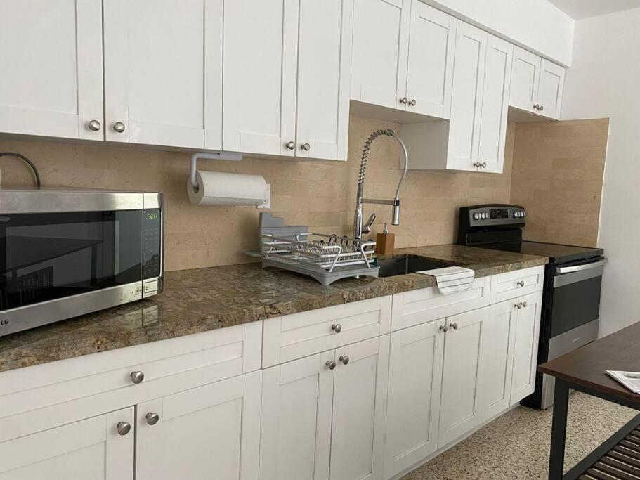 Stayover In Miami Home 2Br - 1Bth - Free Parking エクステリア 写真