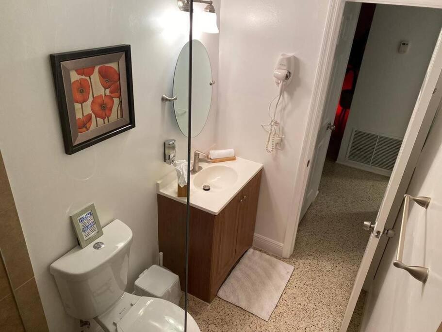 Stayover In Miami Home 2Br - 1Bth - Free Parking エクステリア 写真