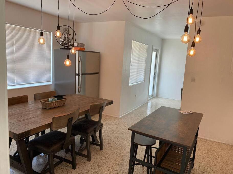 Stayover In Miami Home 2Br - 1Bth - Free Parking エクステリア 写真